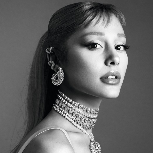Старый Голливуд вступил в новую блестящую эру когда Swarovski выпустили капсульную коллекцию Арианы Гранде