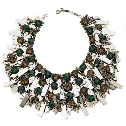 1989: Swarovski запускает линию высокой моды под названием Daniel Swarovski Paris collection