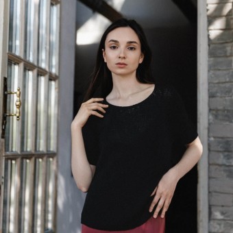 Базовая футболка Fashion Li Vi, оттенок Black, расход — 5 мотков