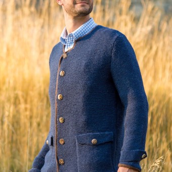 Мужской кардиган Model 7 связанный из пряжи Biola, цвета 04 и 07 или Merino 105, цвета 304 и 338