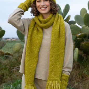 вязаная шапка и шарф из пряжи Austermann Cosy Alpaca