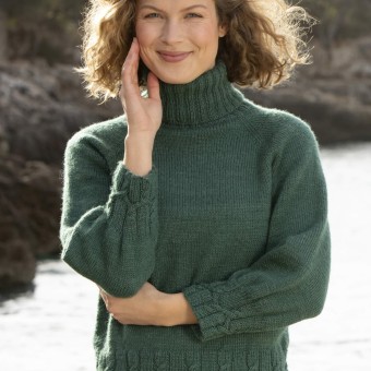 Rebecca № 94 Модель 1 Женский вязаный джемпер из пряжи Austermann Maxin Merino & Seide цвет 12