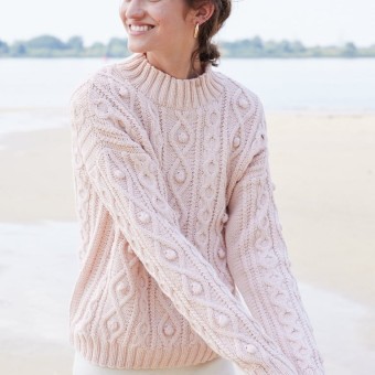 Rebecca № 95 Модель 15 Женский джемпер связаный из пряжи Austermann Merino 105 Цвет 366