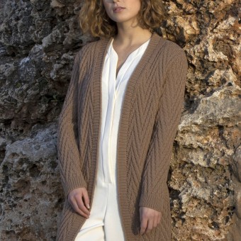 Rebecca № 95 Модель 24 Женский длинный кардиган связаный из пряжи Austermann Merino 120 Цвет 169