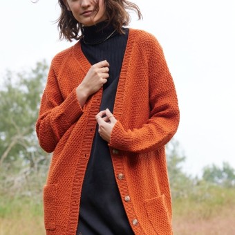 Rebecca № 95 Модель 2 Женский кардиган связаный из пряжи Austermann Merino 120 цвет 167