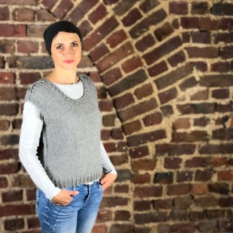 Резинка для передней и задней частей специально вязана разной длины и не сшивается, когда две стороны соединяются в конце. Trenzado также выделяется своими внешними боковыми швами