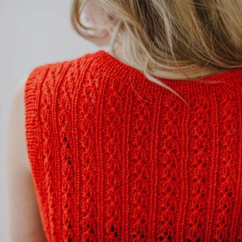 Цвет образца на фотографии Pascuali Alpaca Lace #41 Poppy Red