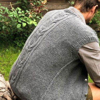 Пряжа Babyalpaca Los Andes мягче и нежнее, чем шерсть альпаки. Она особенно приятна на ощупь, идеально подходит для людей с чувствительной кожей