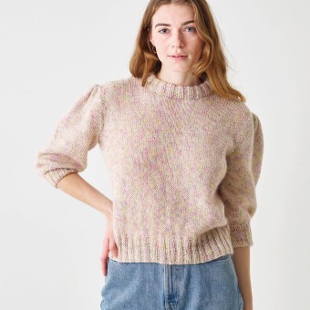 Вязаная блузка с рукавами-буфетками 894732 своими руками из Permin Angel Print