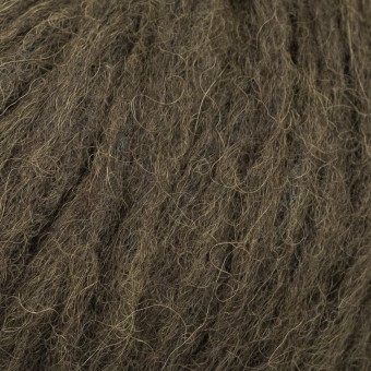 Цвет пряжи Aura Yarns Fashion Love Me 2.0 оттенок 09.018 Dark Olive, крупно