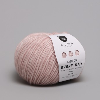 Aura Yarns Fashion Every Day цвет 1413 Rose Quartz