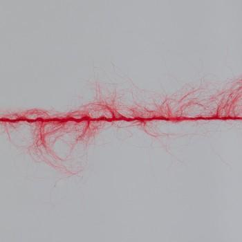 Нить пряжи Aura Yarns Fashion Touch Me оттенок 07.012 Red Tango, крупно