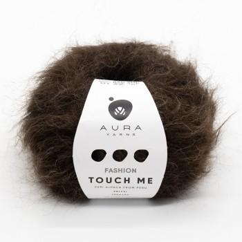 Моток пряжи Aura Yarns Fashion Touch Me, оттенок 07.004 Dark Chocolate, крупно