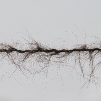 Нить пряжи Aura Yarns Fashion Touch Me, оттенок 07.004 Dark Chocolate, крупно
