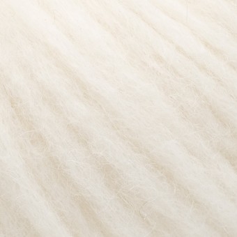 Цвет пряжи Aura Yarns Fashion Love Me 2.0 оттенок 09.001 Cream, крупно