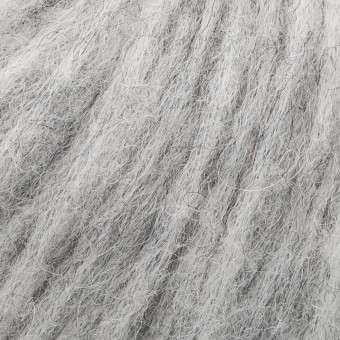 Цвет пряжи Aura Yarns Fashion Love Me 2.0 оттенок 09.002 Silver Grey, крупно