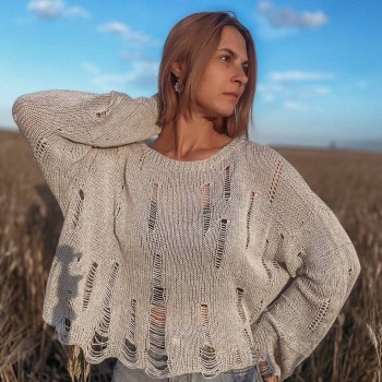 джемпер с рваным из пряжи Aura Yarns Fashion Li Vi оттенок 1481 Cool Grey. Расход пряжи — от 6 мотков