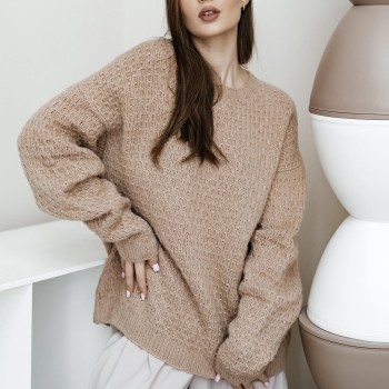 Джемпер с вафельным узором из пряжи Aura Yarns Fashion Love Me, оттенок Latte, расход — 9 мотков
