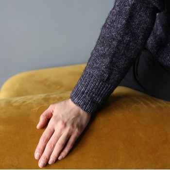 Пуловер связаный из пряжи Aura Yarns Fashion Space оттенок 1425 Lilac. Расход — 6 мотков