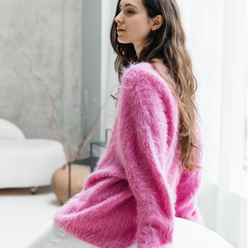 Кардиган с пуговицами из пряжи Aura Yarns Fashion Touch Me, оттенок Bubblegum, расход — от 7 мотков
