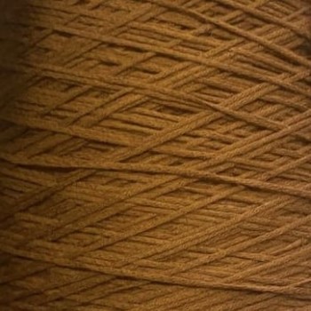 Цвет пряжи Aura Yarns Li Vi в оттенке 06.031 Whiskey, крупно
