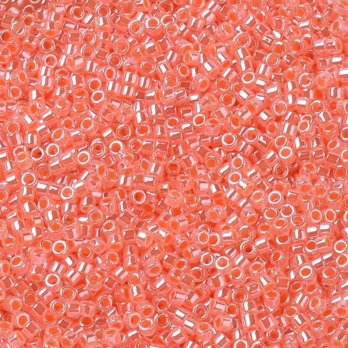 купить Бисер MIYUKI DELICA 11/0 LINED CRYSTAL SALMON LUSTER, DB235 в Калининграде