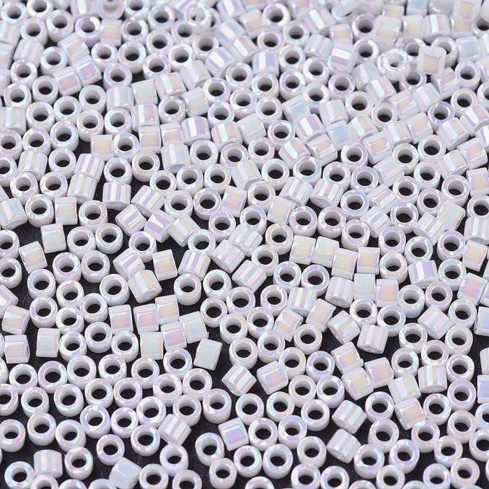 Купить Бисер MIYUKI DELICA 11/0 WHITE PEARL AB, DB202 в Калининграде