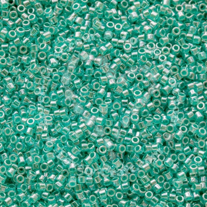 купить Бисер MIYUKI DELICA DB238 11/0 GREEN AQUA-LINED LUSTER в Калининграде