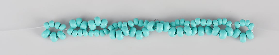 Подарок ручной работы - цветок из бисера