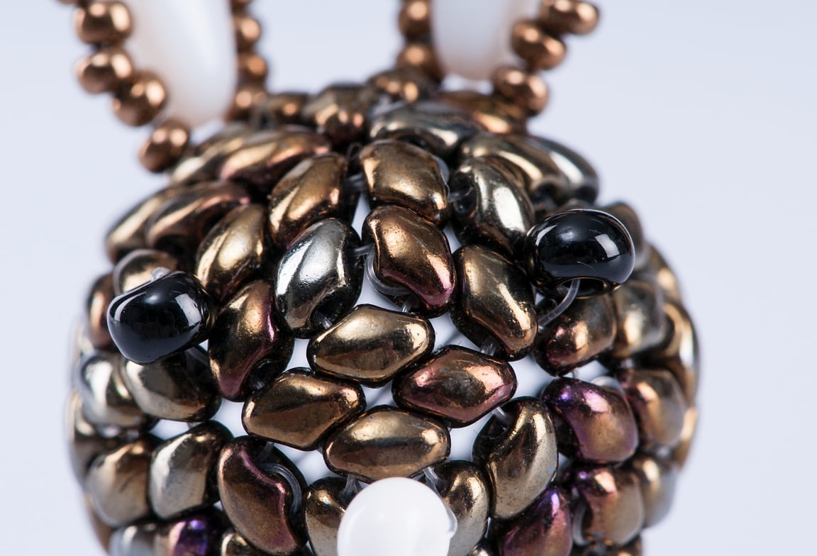 кролик-подвеска из бисера Little Bunny кролик-подвеска из бисера Little Bunny