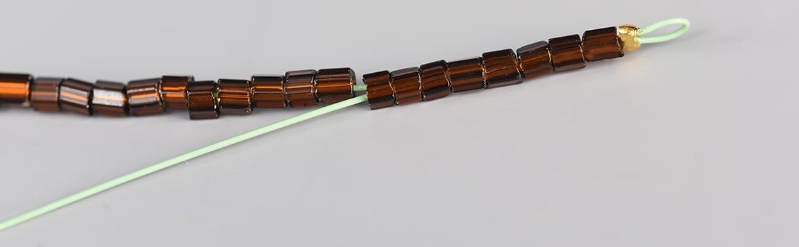 ожерелье ручной работы из золотого бисера Cut Rocailles