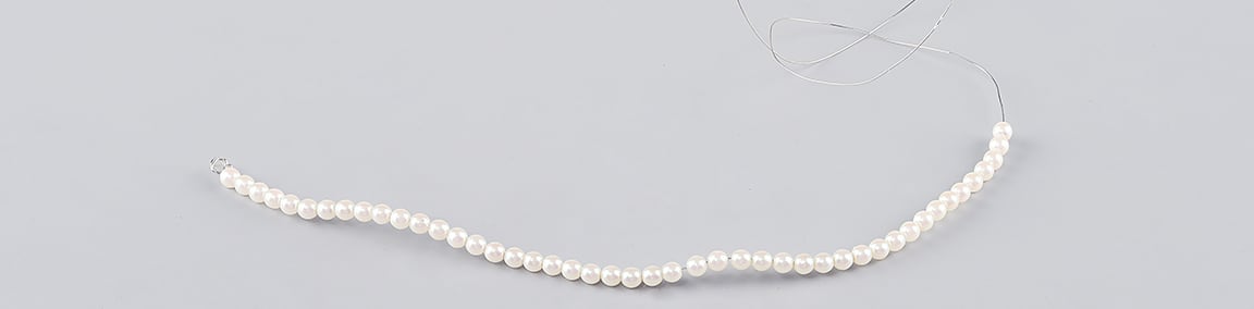Начало создания ободка Wedding Headband с жемчужными бусинами