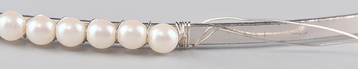 Закрепление проволоки на ободке Wedding Headband